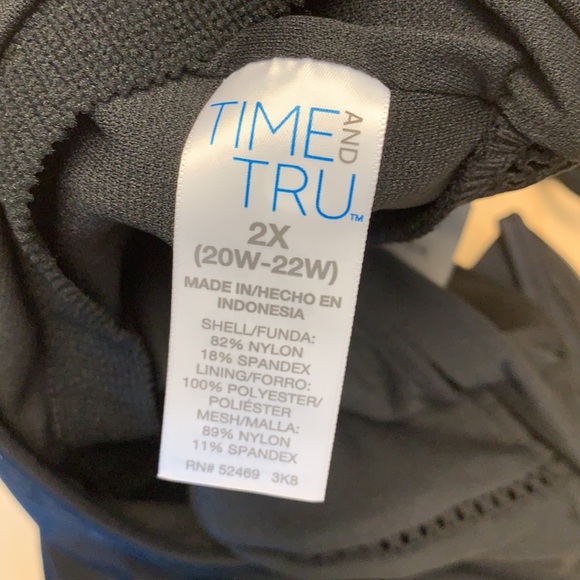 Time and Tru one piece black swimsuit sz 2X - Picture 4 of 6
